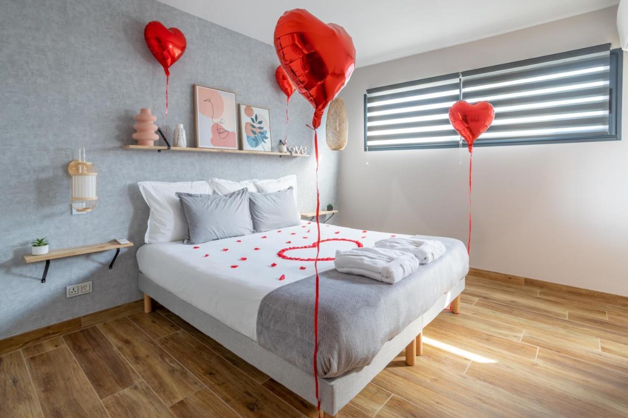 L'Entre Deux-Suite Romantique - Jacuzzi Privatif - Clim Reversible - Wifi Le Somail Exterior foto