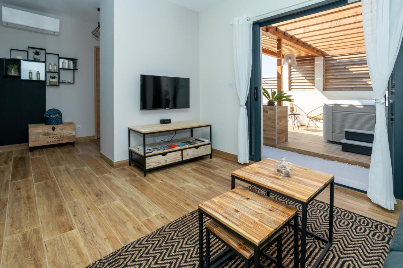 L'Entre Deux-Suite Romantique - Jacuzzi Privatif - Clim Reversible - Wifi Le Somail Exterior foto